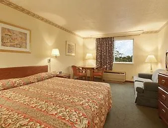 Hotel Grand & Banquet Center