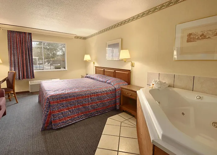 Grand & Banquet Center Hotel