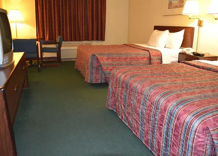 Hotel Grand & Banquet Center