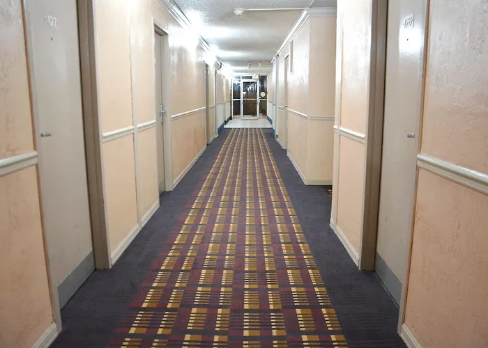 Grand & Banquet Center Hotel 2*