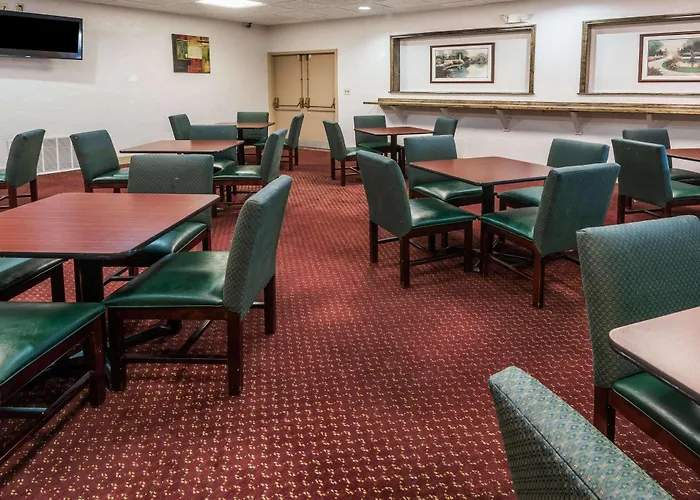 Grand & Banquet Center Hotel 2*
